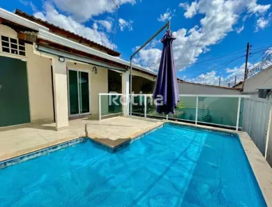 Casa com 4 Quartos à venda, 300m² no Lourdes, Uberlândia