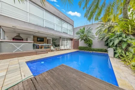 Casa com 4 Quartos para venda ou aluguel, 687m² no Pacaembu, São Paulo