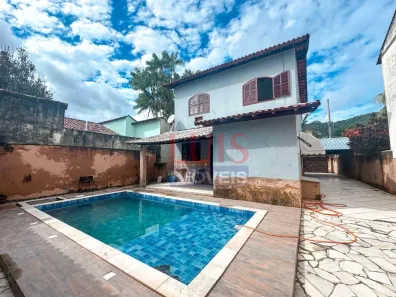 Casa com 3 Quartos para alugar, 200m² no Maravista, Niterói