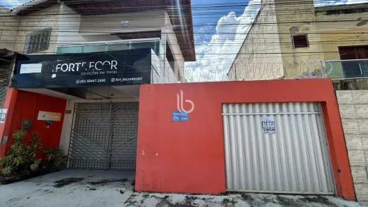 Casa com 3 Quartos para alugar, 60m² no Centro, Horizonte