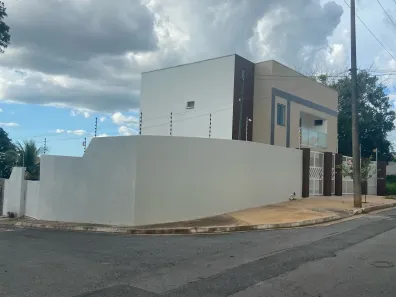 Sobrado com 4 Quartos à venda, 250m² no Santa Rosa, Cuiabá