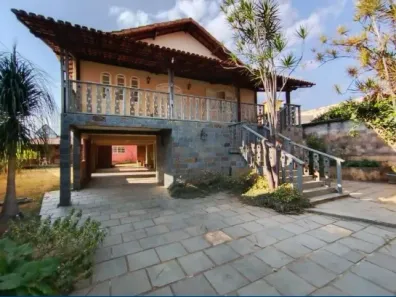 Casa com 4 Quartos à venda, 377m² no Camargos, Belo Horizonte