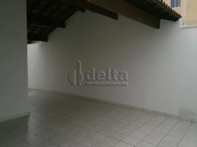 Casa com 3 Quartos à venda, 221m² no Segismundo Pereira, Uberlândia