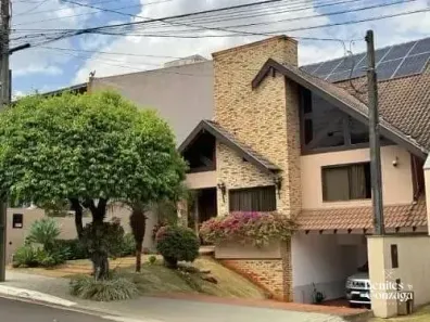 Sobrado com 3 Quartos à venda, 432m² no Zona 08, Maringá