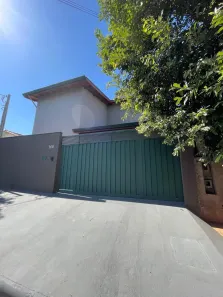 Sobrado com 4 Quartos à venda, 224m² no Centro, Dracena