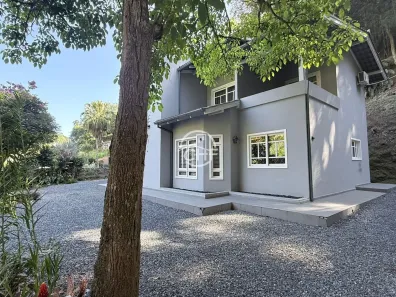Casa com 4 Quartos à venda, 245m² no Azambuja, Brusque