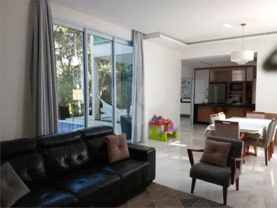 Casa de Condomínio com 3 Quartos à venda, 300m² no Parque Residencial Itapeti, Mogi das Cruzes