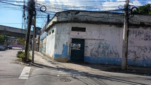 Prédio Residencial para alugar, 241m² no Benfica, Rio de Janeiro
