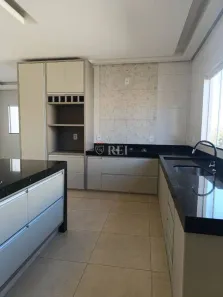 Apartamento com 3 Quartos para alugar, 190m² no Setor Central, Rio Verde