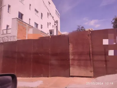 Lote/Terreno à venda, 360m² no Cabral, Contagem
