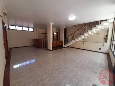 Casa com 4 Quartos para alugar, 385m² no Chácara Urbana, Jundiaí