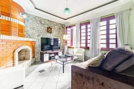 Casa com 5 Quartos para alugar, 547m² no Jardim Itu, Porto Alegre