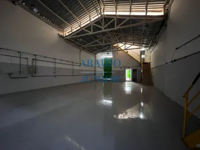 Galpão/Depósito/Armazém à venda, 220m² no Vila Massuchetto, Americana