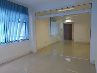 Sala Comercial à venda, 40m² no Passo da Areia, Porto Alegre