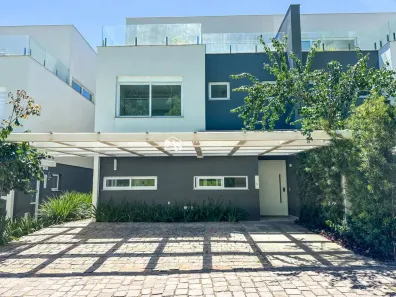 Casa de Condomínio com 3 Quartos para venda ou aluguel, 460m² no Pedra Redonda, Porto Alegre