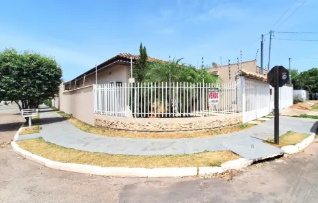 Casa de Condomínio com 3 Quartos para alugar, 270m² no Distrito Industrial, Cuiabá