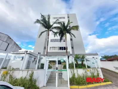 Apartamento com 2 Quartos para alugar, 60m² no Itacorubi, Florianópolis