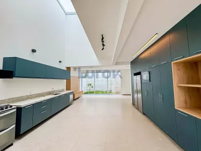 Casa com 3 Quartos à venda, 134m² no Chácaras Silvania, Valinhos