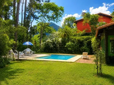 Casa com 4 Quartos à venda, 215m² no Colônia Alpina, Teresópolis