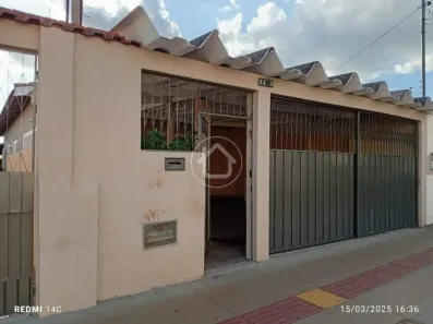 Casa com 3 Quartos à venda, 247m² no Centro, Campo Grande