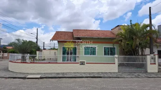 Casa com 3 Quartos à venda, 150m² no Jardim Iririú, Joinville