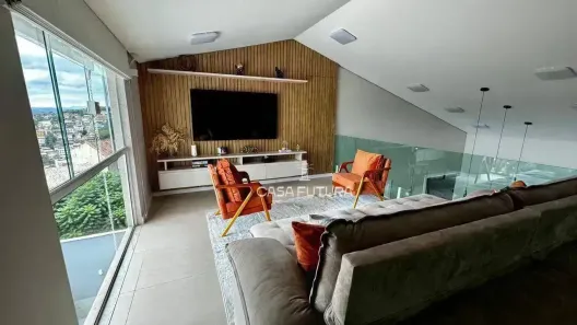 Casa com 3 Quartos à venda, 500m² no Jardim Amália, Volta Redonda