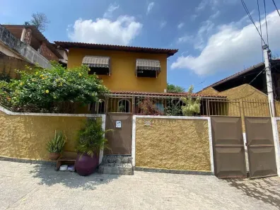Casa com 3 Quartos à venda, 250m² no Tenente Jardim, São Gonçalo