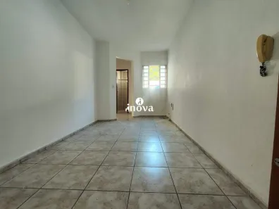 Apartamento com 2 Quartos para alugar, 45m² no Santa Maria, Uberaba