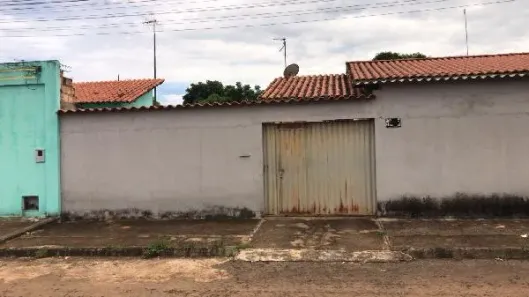 Casa com 2 Quartos à venda, 178m² no Parque Industrial Mingone, Luziânia