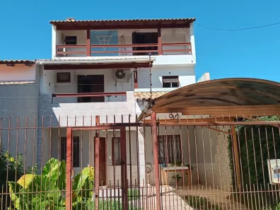 Casa com 2 Quartos à venda, 185m² no Guarujá, Porto Alegre