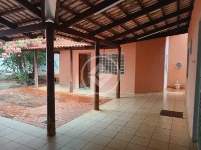 Sobrado com 4 Quartos à venda, 300m² no Nova Suiça, Goiânia