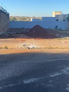 Lote/Terreno à venda, 300m² no Pampulha, Uberlândia