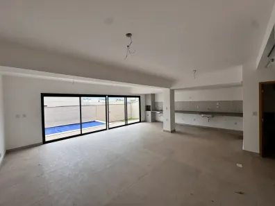 Sobrado com 4 Quartos à venda, 200m² no Residencial Jardins Lyon, Aparecida de Goiânia