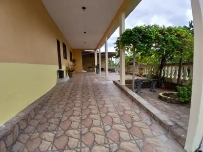 Casa com 4 Quartos para alugar, 200m² no Compensa, Manaus