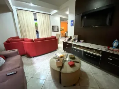 Sobrado com 4 Quartos à venda, 181m² no Parque Anhanguera, Goiânia