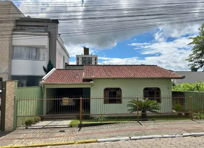 Casa com 3 Quartos à venda, 190m² no Tabuleiro, Camboriú