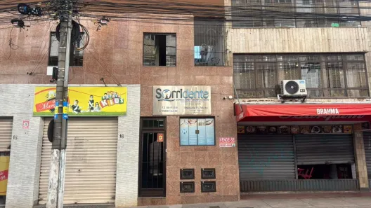 Sala Comercial para alugar, 64m² no Centro, Juiz de Fora