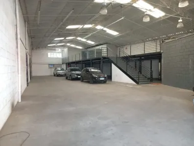 Galpão/Depósito/Armazém à venda, 600m² no Caiçaras, Belo Horizonte