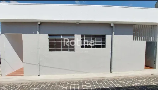 Casa com 2 Quartos para alugar, 55m² no Brasil, Uberlândia