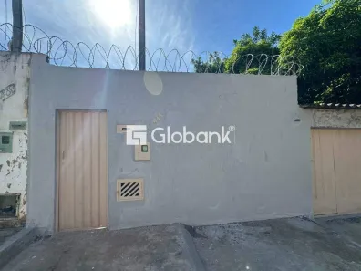 Casa com 2 Quartos para alugar, 60m² no Interlagos, Montes Claros