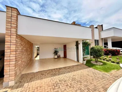 Casa com 3 Quartos à venda, 108m² no Centro, Londrina