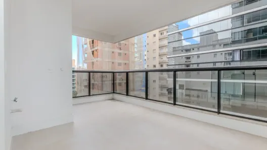 Apartamento com 3 Quartos à venda, 132m² no Meia Praia, Itapema