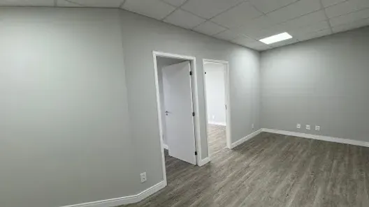 Sala Comercial para alugar, 55m² no Centro, Rolândia