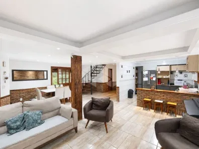 Casa com 3 Quartos para alugar, 140m² no Lageado, Porto Alegre