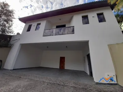 Casa com 3 Quartos para venda ou aluguel, 235m² no Arujá Country Club, Itaquaquecetuba