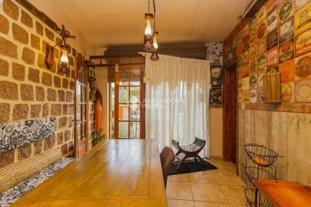 Casa com 4 Quartos à venda, 328m² no Chácara das Pedras, Porto Alegre