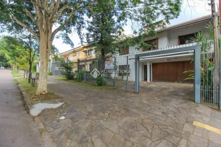 Casa com 4 Quartos à venda, 374m² no Chácara das Pedras, Porto Alegre