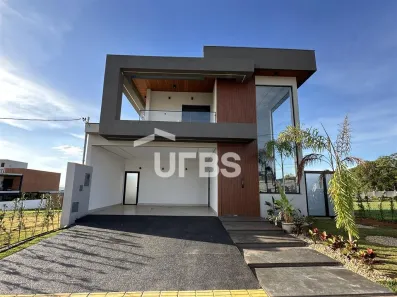 Casa de Condomínio com 4 Quartos à venda, 240m² no Parqville Quaresmeira, Trindade