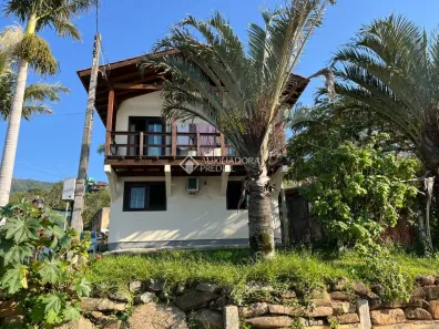 Casa com 3 Quartos à venda, 120m² no Costa Do Macacu, Garopaba
