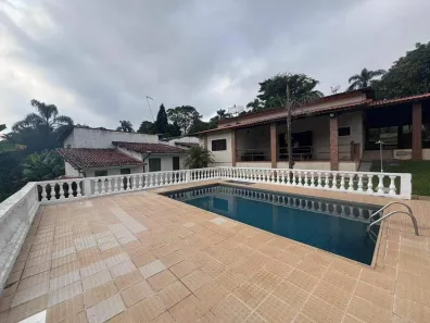 Fazenda/Sítio com 3 Quartos à venda, 268m² no Chácaras Guanabara, Guararema